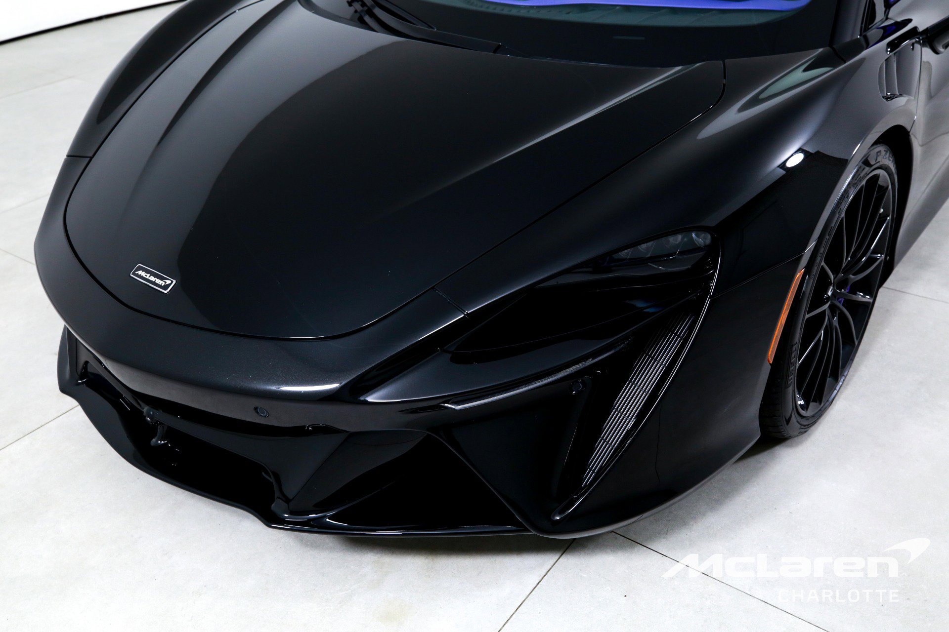 Used 2025 McLaren Artura Spider image 29