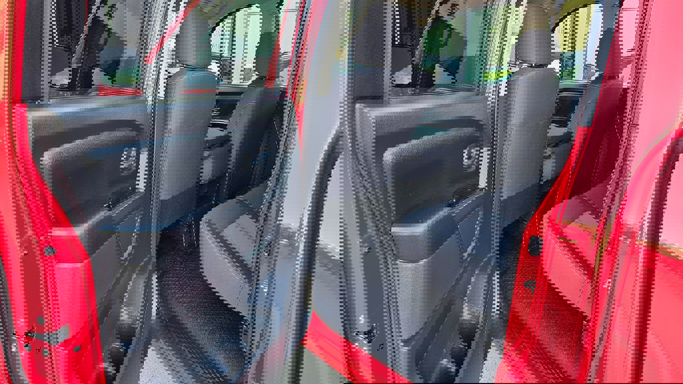 Used 2023 Nissan Titan S w/ S Utility Package image 17