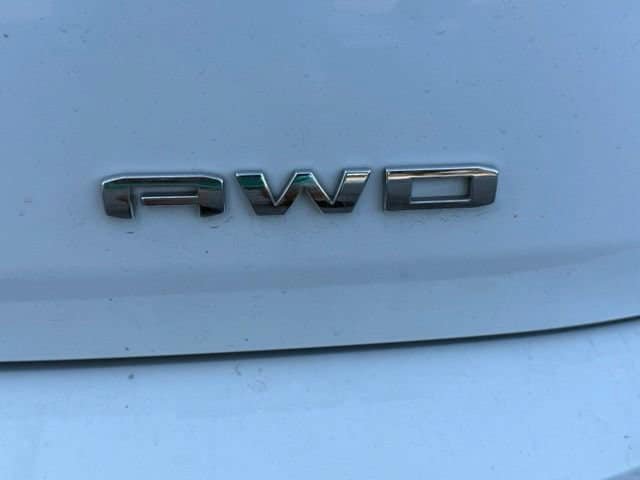 Certified 2024 GMC Terrain SLE w/ Driver Convenience Package AWD/4WD image 10