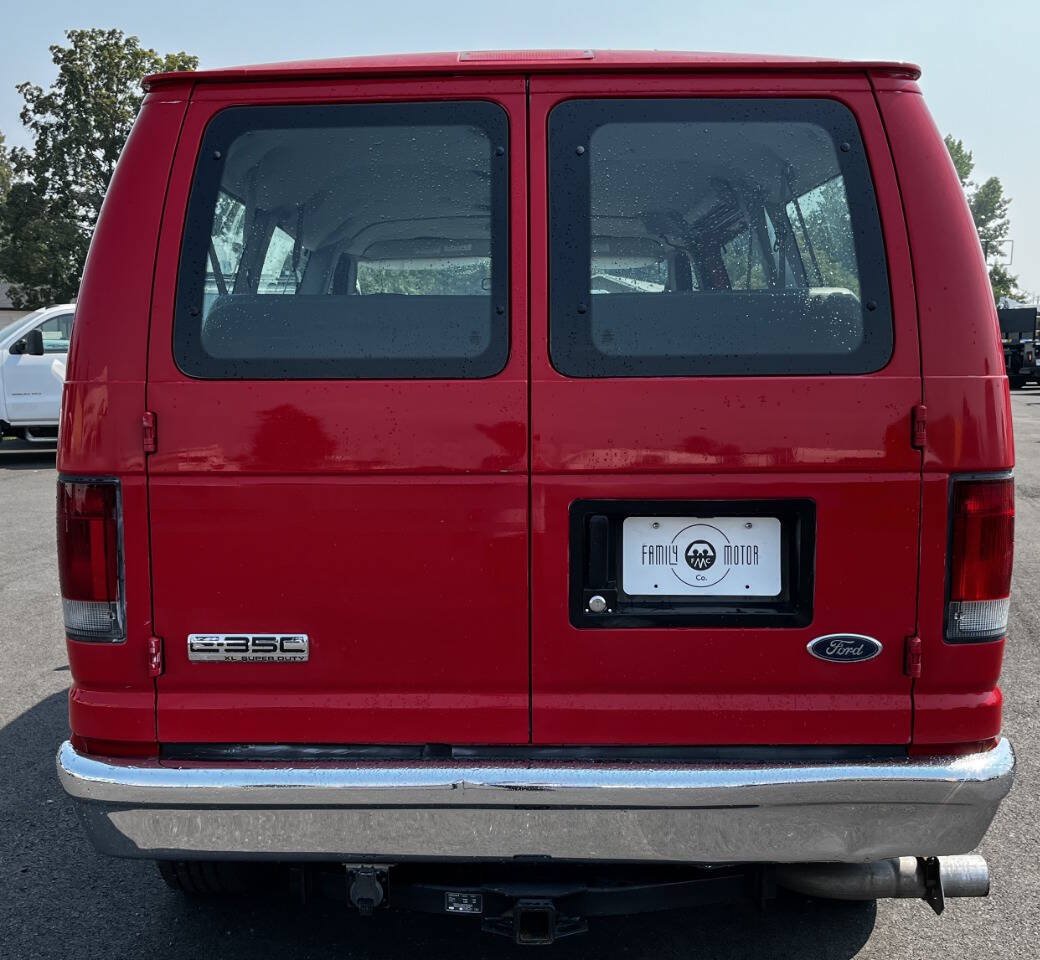 Used 2006 Ford E-350 and Econoline 350 Super Duty Wagon RWD image 6
