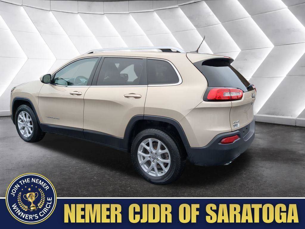 Used 2015 Jeep Cherokee Latitude w/ Cold Weather Group image 4