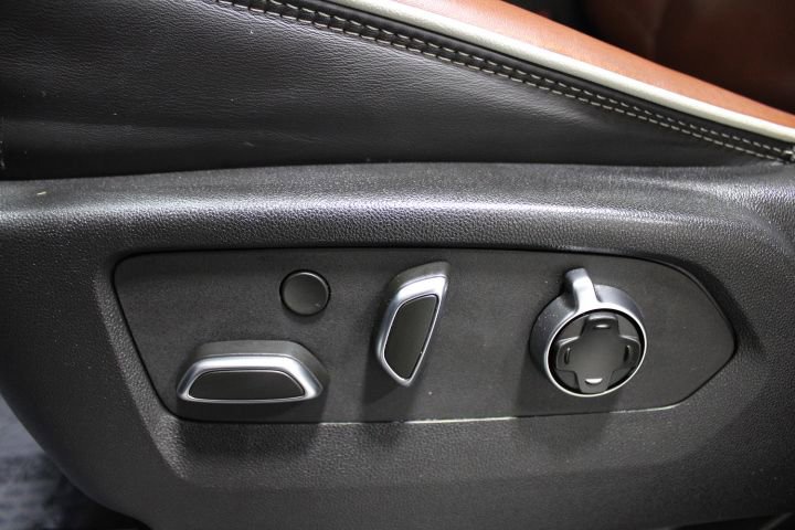 Used 2023 GMC Yukon Denali Ultimate image 22