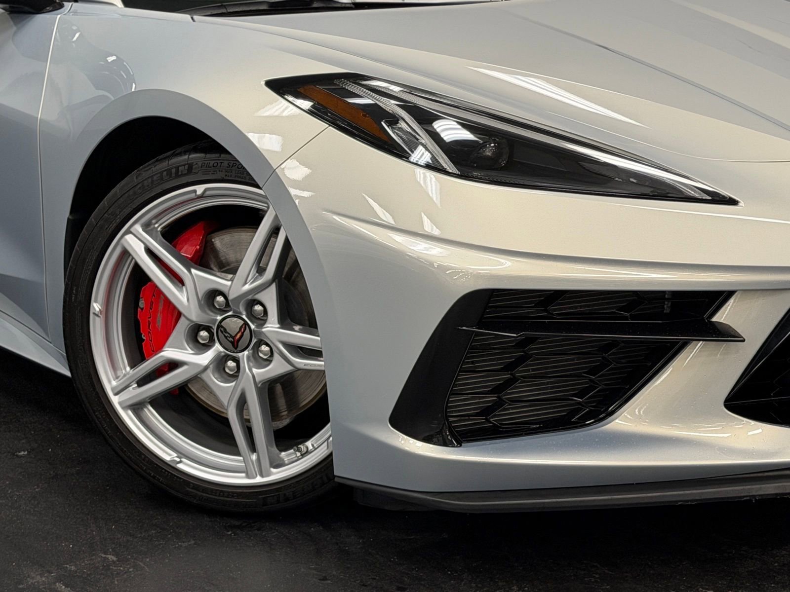 Used 2021 Chevrolet Corvette Stingray Preferred Cpe w/ Z51 Performance Package image 4