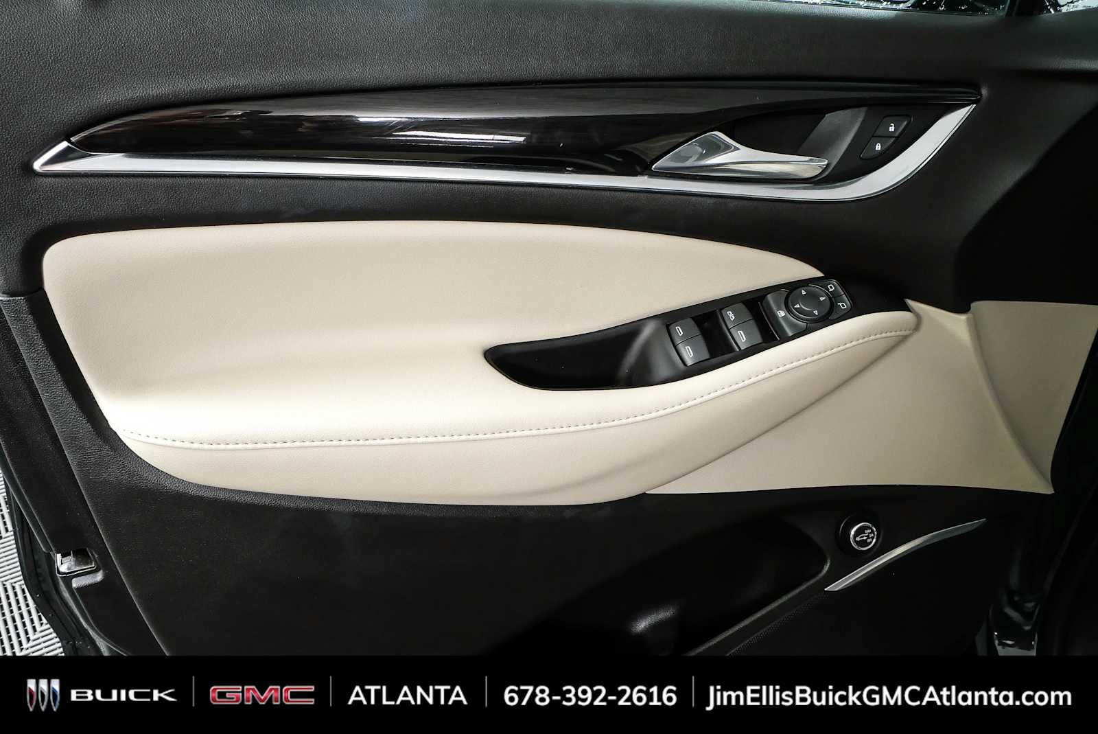 Used 2019 Buick Enclave Essence FWD image 6