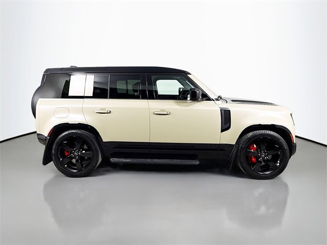 Certified 2025 Land Rover Defender 110 V8 image 4