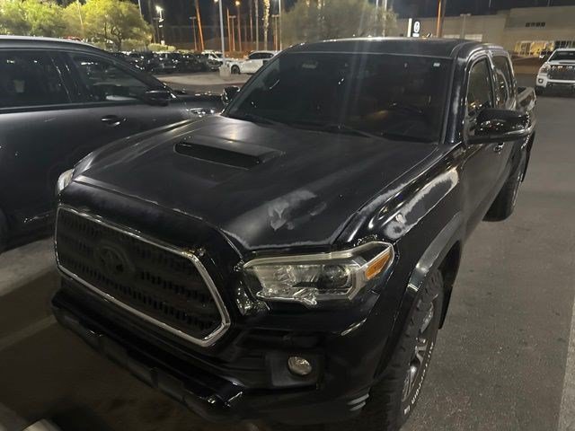Used 2017 Toyota Tacoma TRD Sport RWD image 9