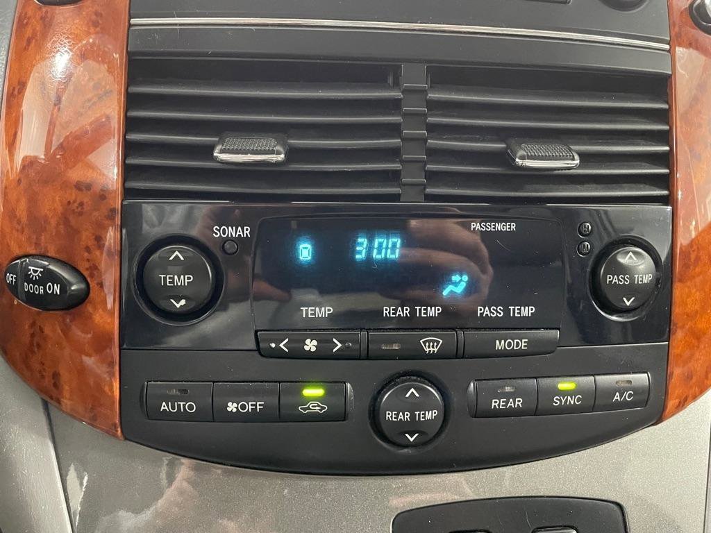 Used 2008 Toyota Sienna XLE image 33