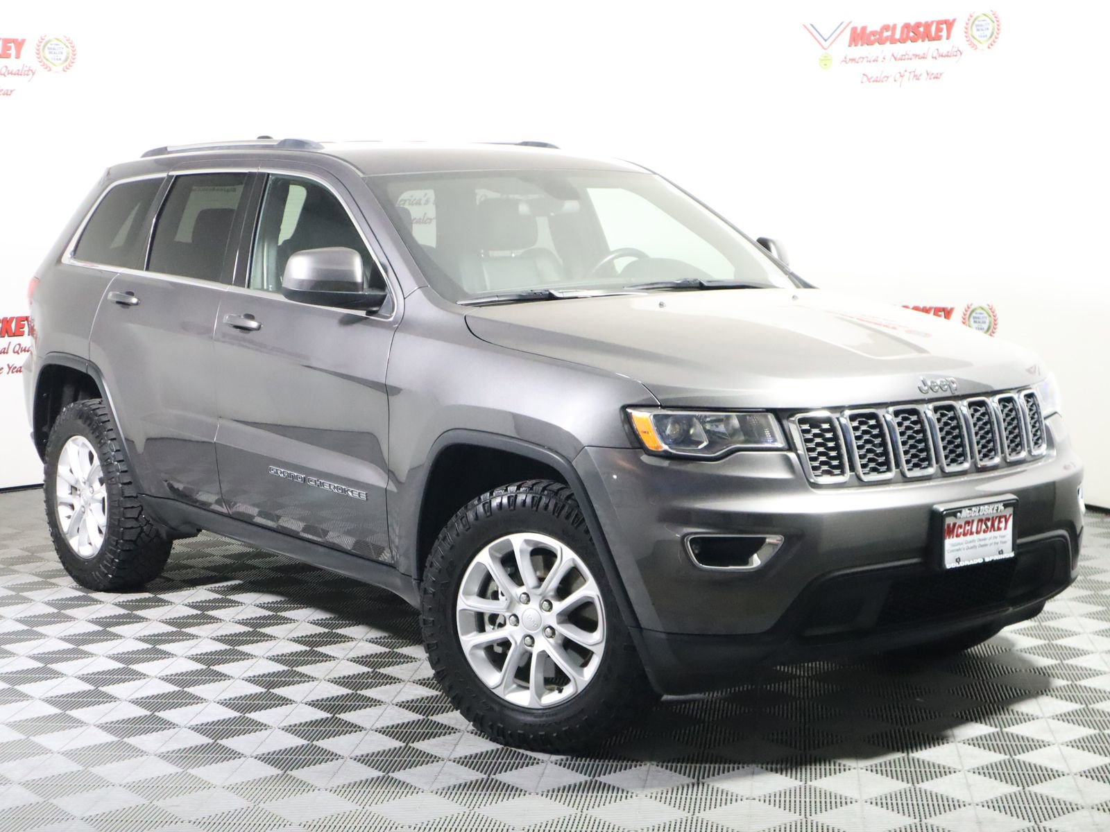 Used 2021 Jeep Grand Cherokee Laredo X AWD/4WD image 2