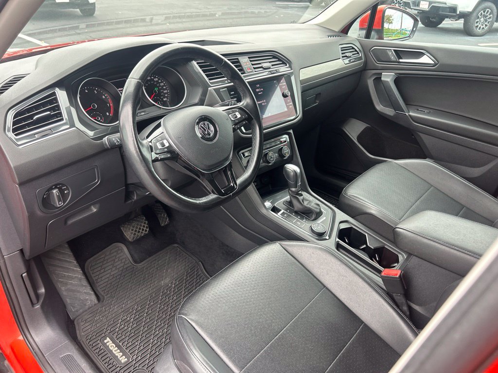 Used 2018 Volkswagen Tiguan SE AWD/4WD image 18