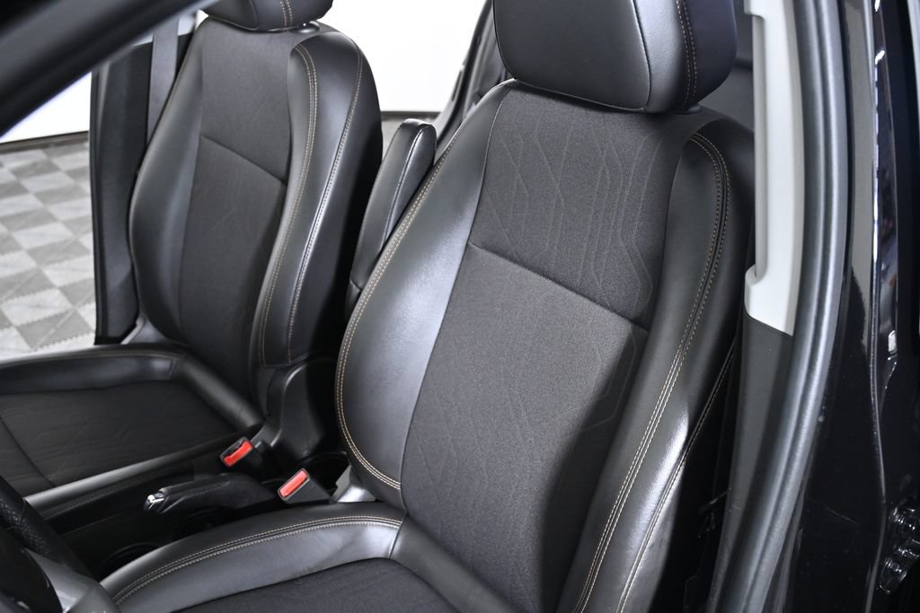 Used 2020 Chevrolet Trax LT w/ Sun & Sound Package AWD/4WD image 24