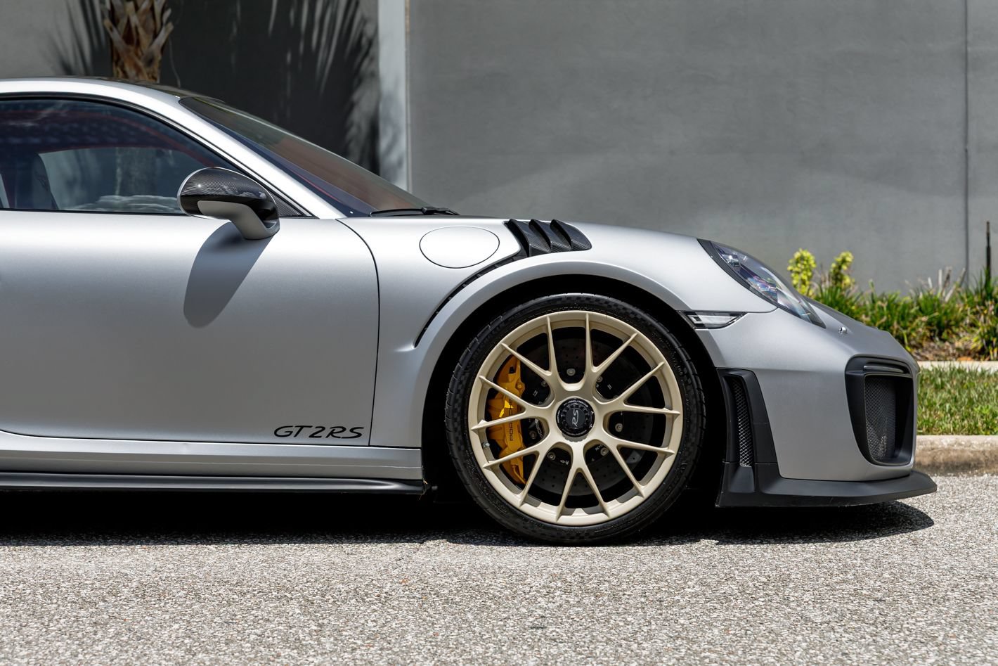 Used 2018 Porsche 911 GT2 RS w/ Weissach Package RWD image 9