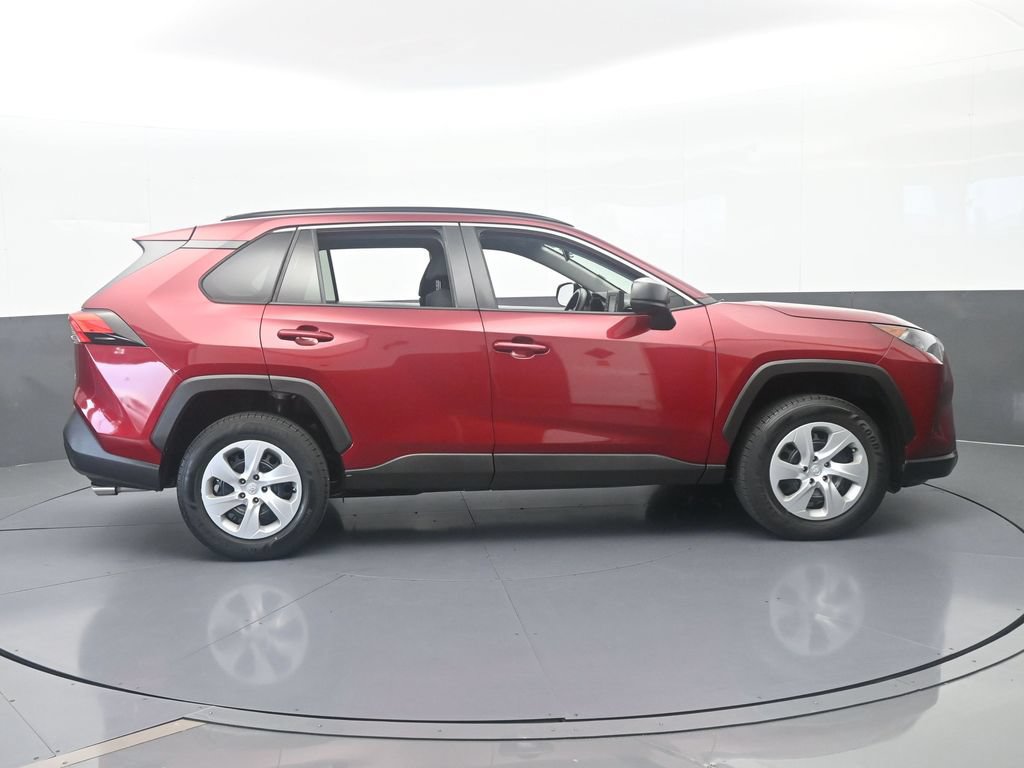 Used 2021 Toyota RAV4 LE FWD image 7