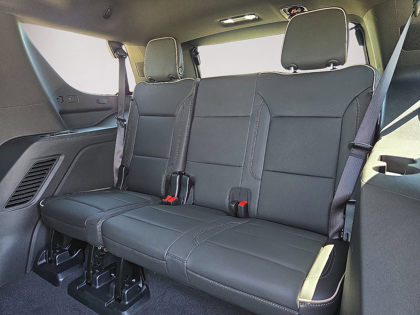 Used 2026 Chevrolet Tahoe Premier AWD/4WD image 17