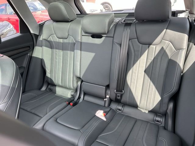 Used 2024 Audi Q5 e Premium Plus image 23