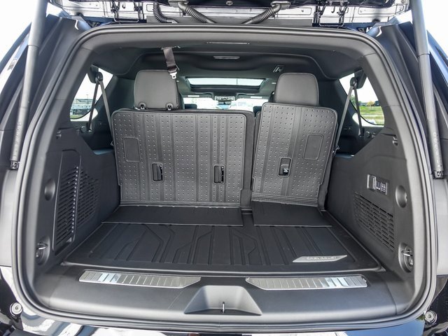 New 2026 Chevrolet Suburban Premier image 8