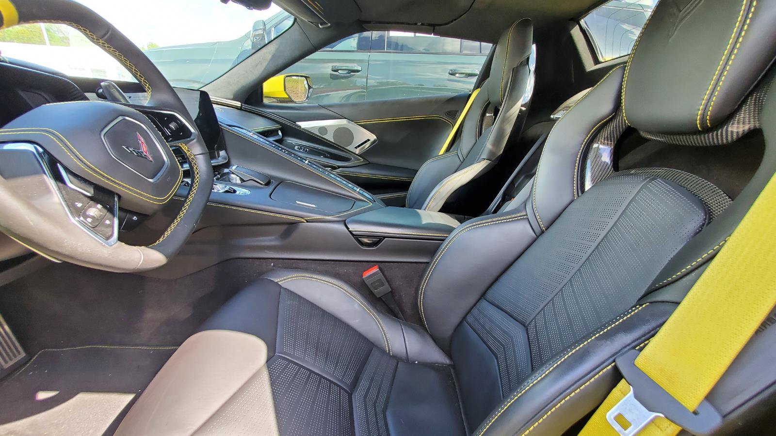 Used 2023 Chevrolet Corvette Stingray Premium Conv w/ Z51 Performance Package image 4