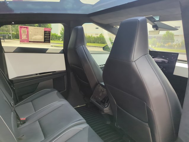 Used 2024 Tesla Cybertruck AWD Crew Cab image 24