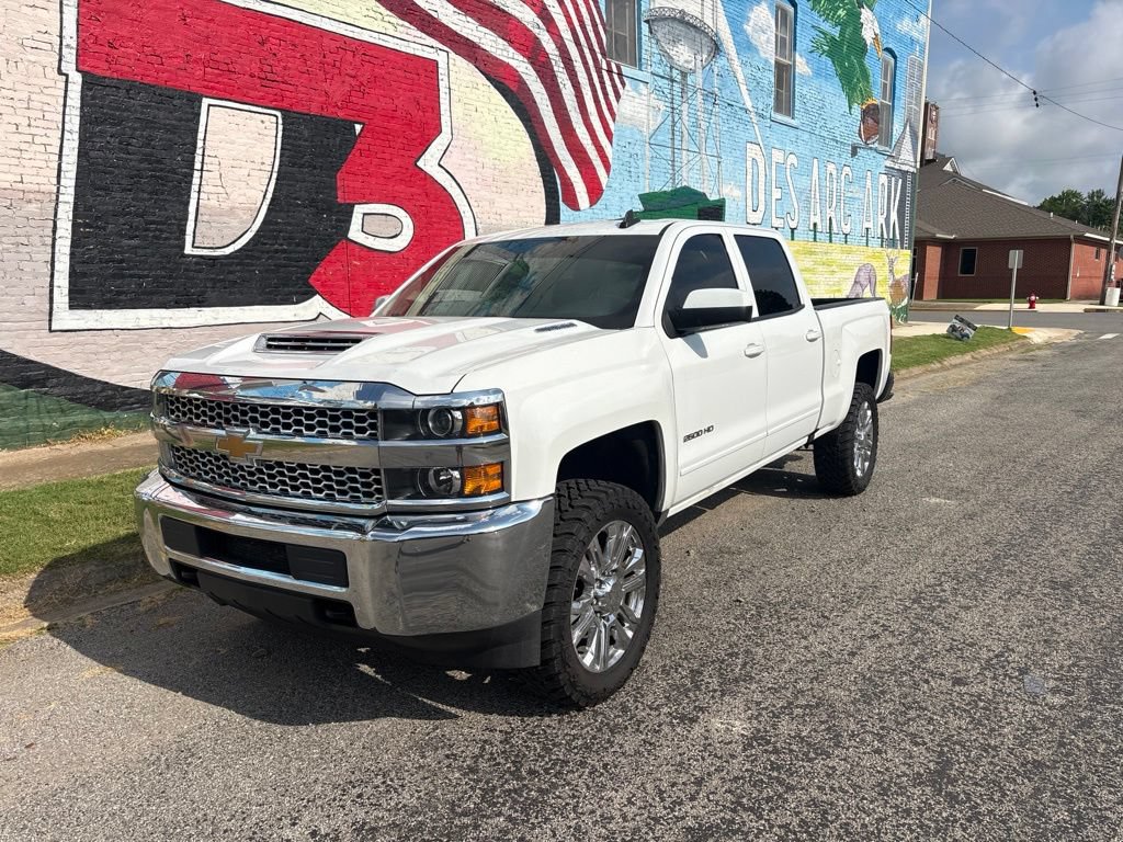 Used 2019 Chevrolet Silverado 2500 LT AWD/4WD image 2