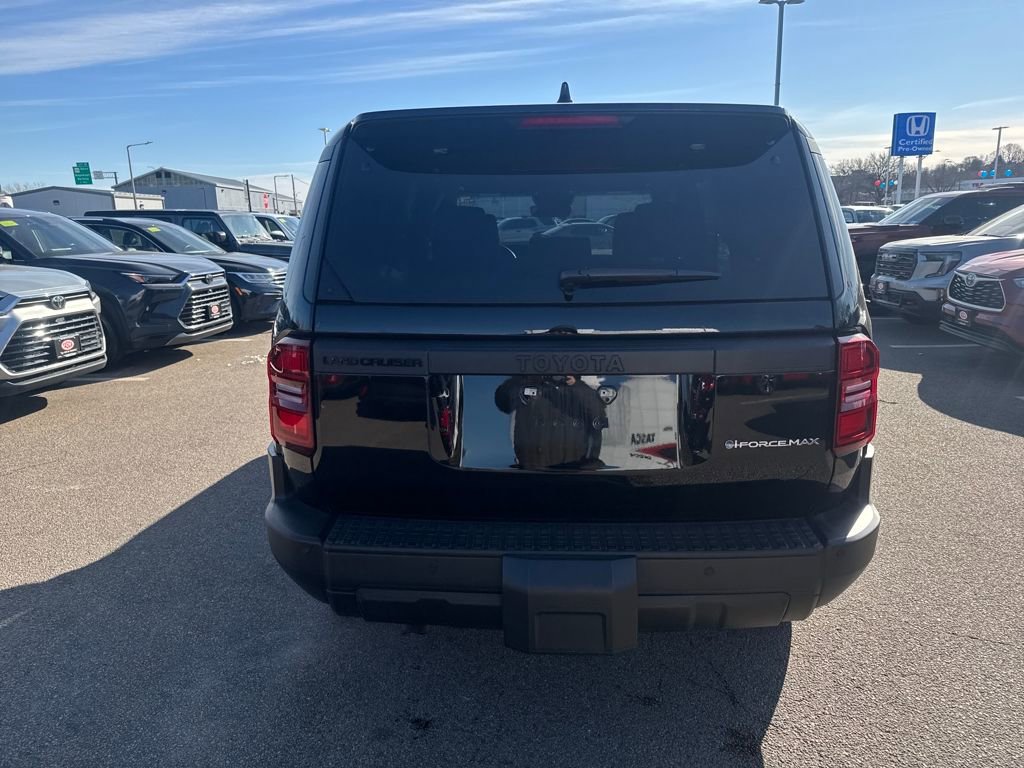 Used 2025 Toyota Land Cruiser image 6