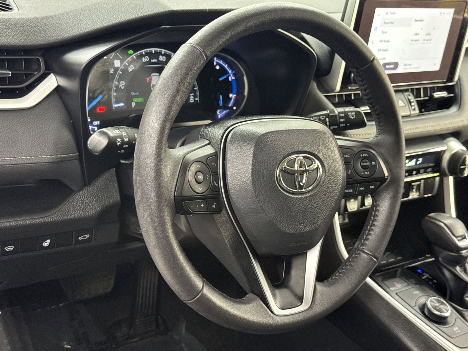 Used 2023 Toyota RAV4 XLE Premium AWD/4WD image 28