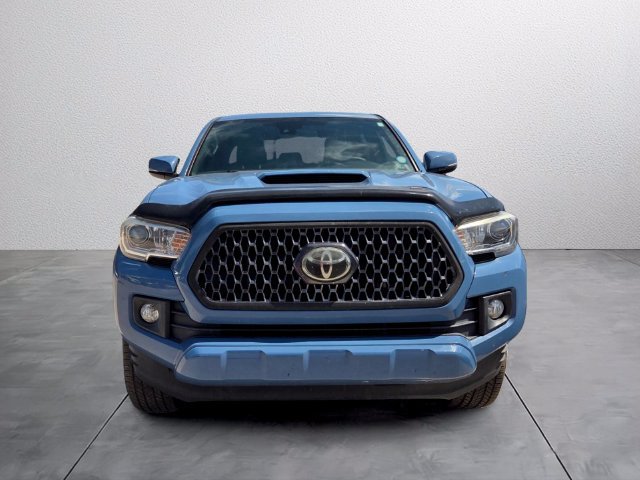 Used 2019 Toyota Tacoma TRD Sport RWD image 2