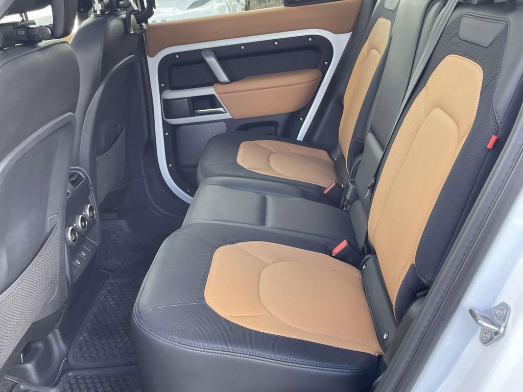 Used 2024 Land Rover Defender 110 X-Dynamic SE image 14