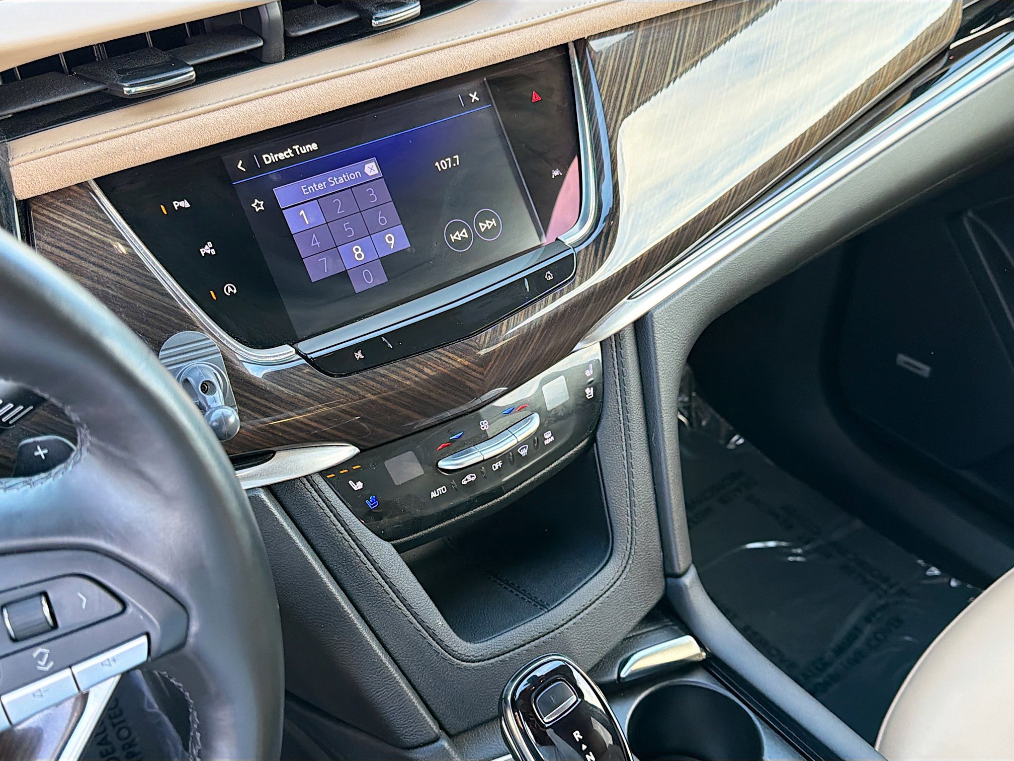 Used 2024 Cadillac XT6 Premium Luxury w/ Platinum Package AWD/4WD image 29