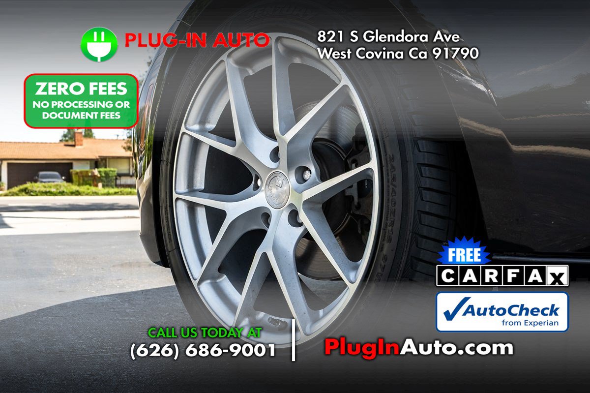 Used 2018 BMW 320i Sedan RWD image 2