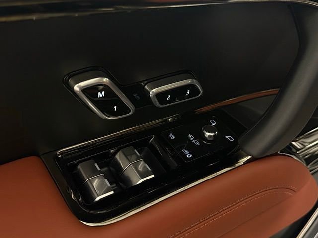 New 2025 Land Rover Range Rover SV AWD/4WD image 27