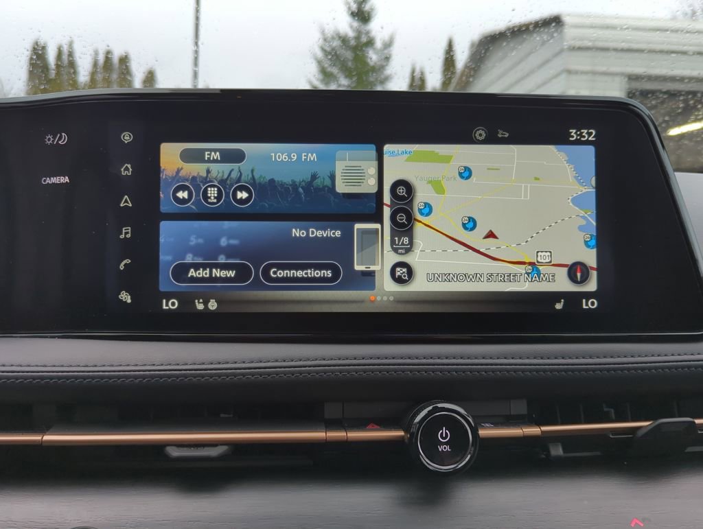 Used 2024 Nissan Ariya AWD image 10