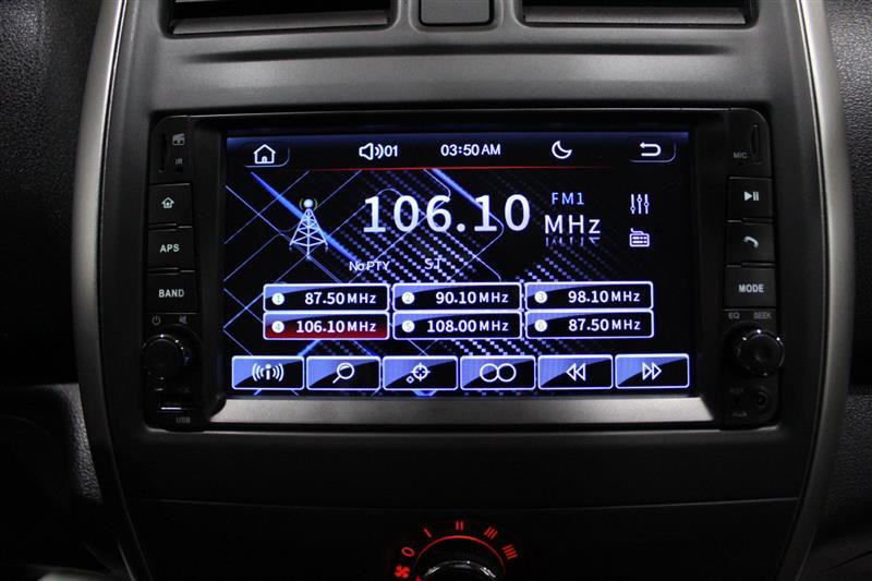 Used 2015 Nissan Versa SV FWD image 18