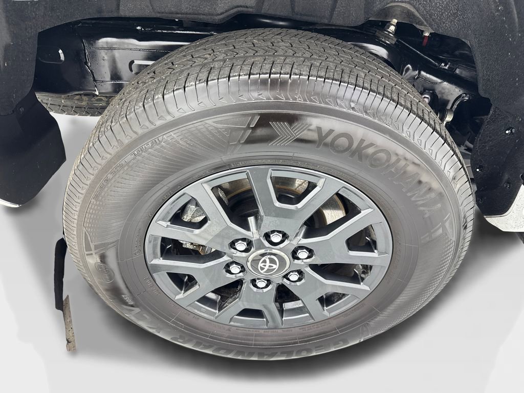 Used 2025 Toyota 4Runner SR5 AWD/4WD image 87