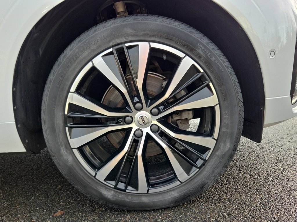 Certified 2023 Volvo XC60 B5 Plus w/ Climate Package image 10