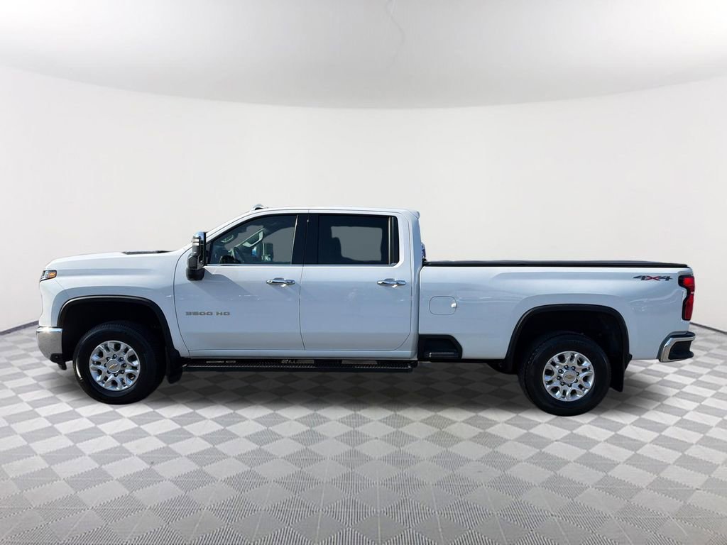 Used 2024 Chevrolet Silverado 3500 LTZ w/ LTZ Convenience Package AWD/4WD image 8