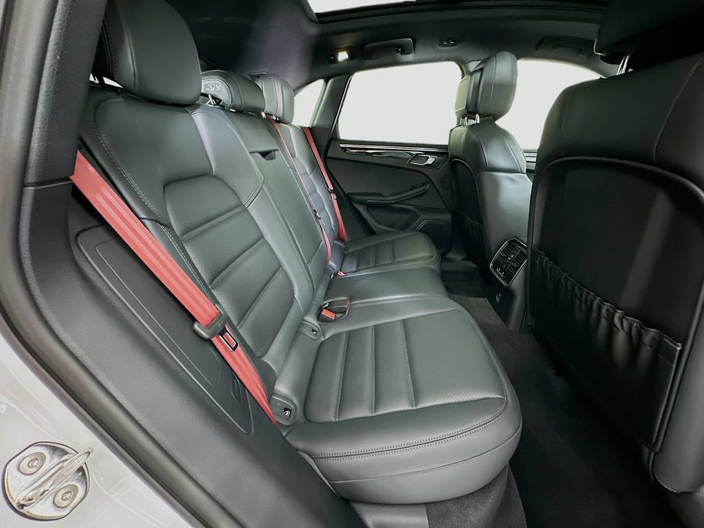 New 2026 Porsche Macan AWD/4WD image 29