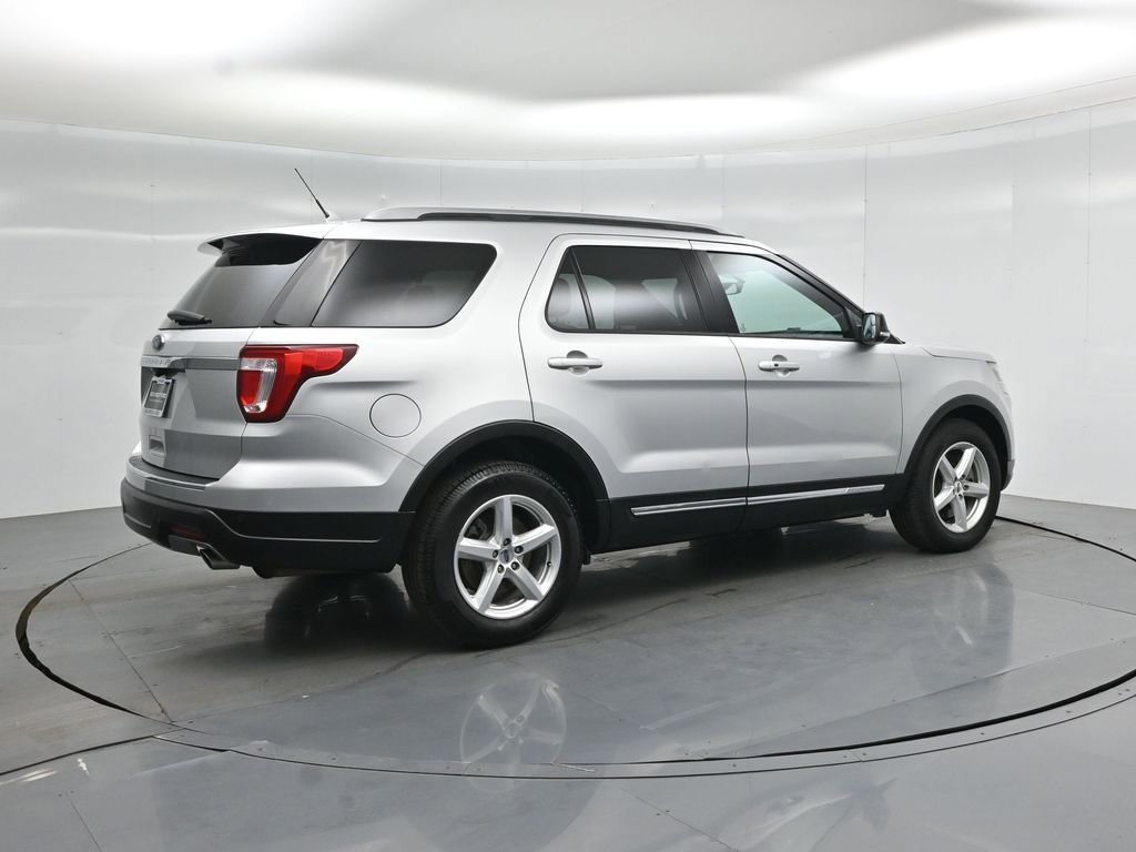 Certified 2018 Ford Explorer XLT w/ Equipment Group 202A image 28