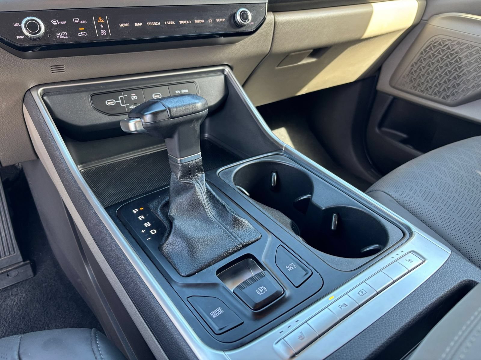 Used 2026 Kia Carnival FWD image 43