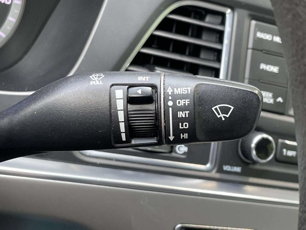 Used 2017 Hyundai Sonata SE FWD image 22