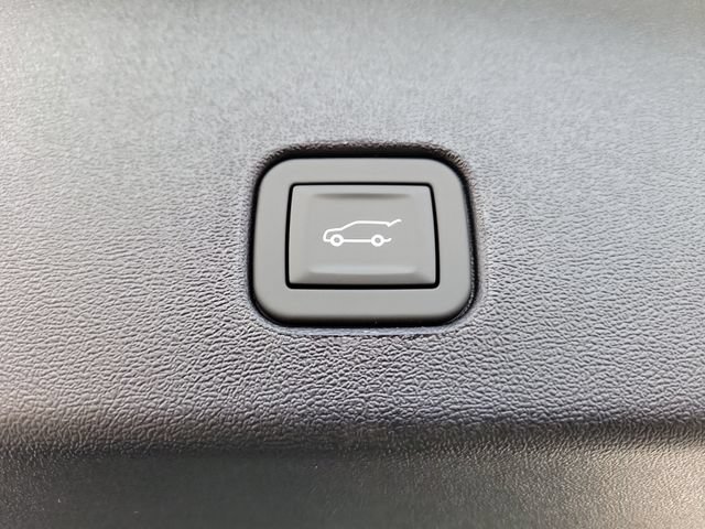 New 2027 Cadillac Optiq Luxury w/ LPO, Floor Liner Package AWD/4WD image 28