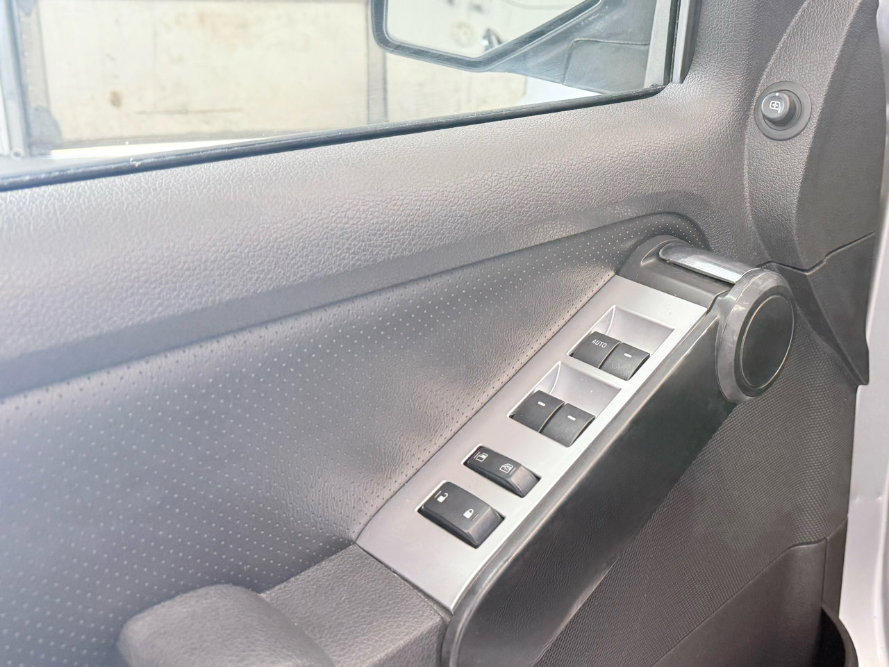 Used 2010 Mercury Mountaineer Premier image 15