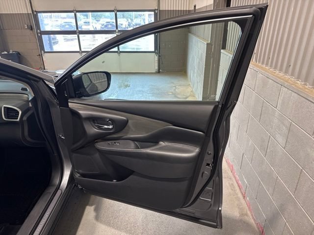 Used 2018 Nissan Murano SL w/ Moonroof Package AWD/4WD image 18