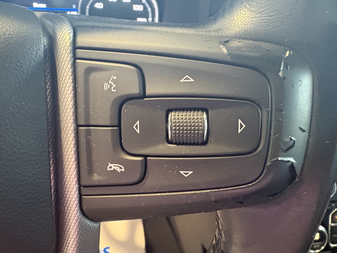 Used 2021 GMC Yukon Denali w/ Denali Premium Package RWD image 12