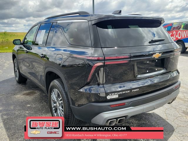Used 2026 Chevrolet Traverse LT AWD/4WD image 3