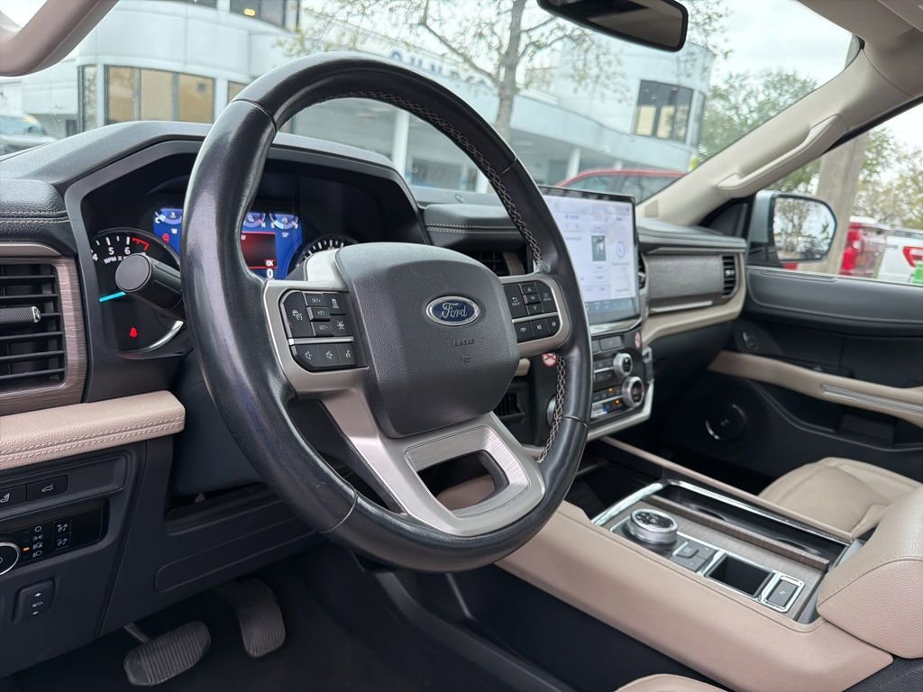 Used 2024 Ford Expedition Limited image 9