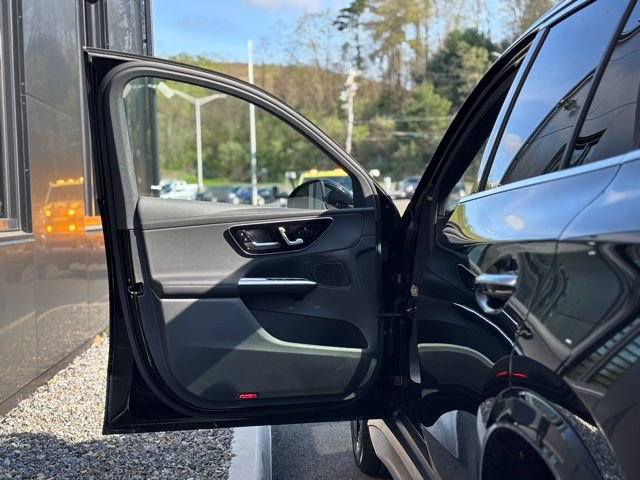 Used 2026 Mercedes-Benz GLC 300 4MATIC image 19