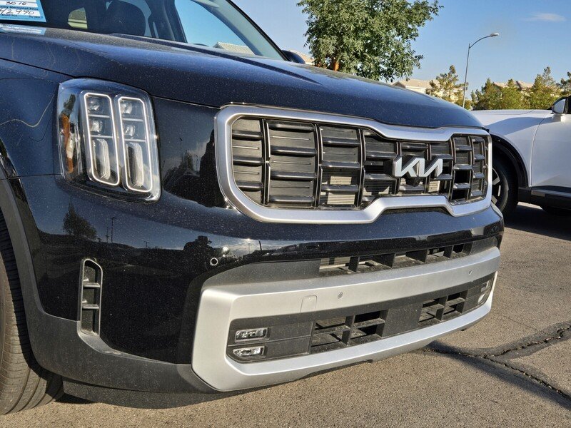 Certified 2025 Kia Telluride SX FWD image 9