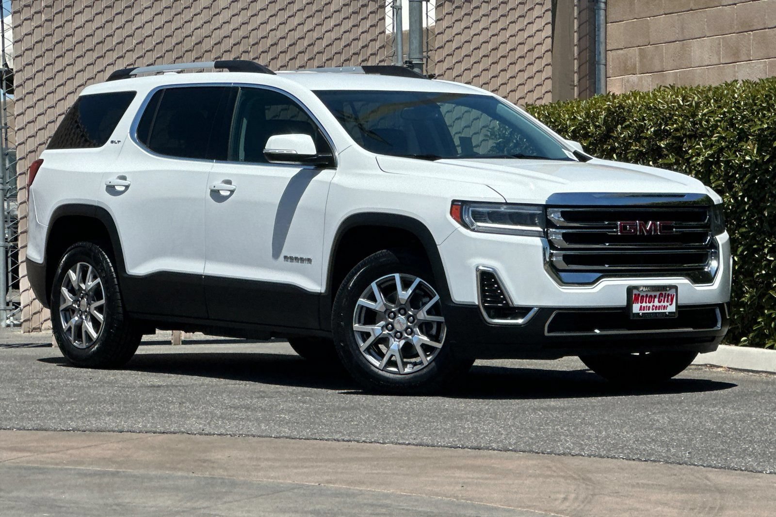 Certified 2020 GMC Acadia SLT AWD/4WD image 2