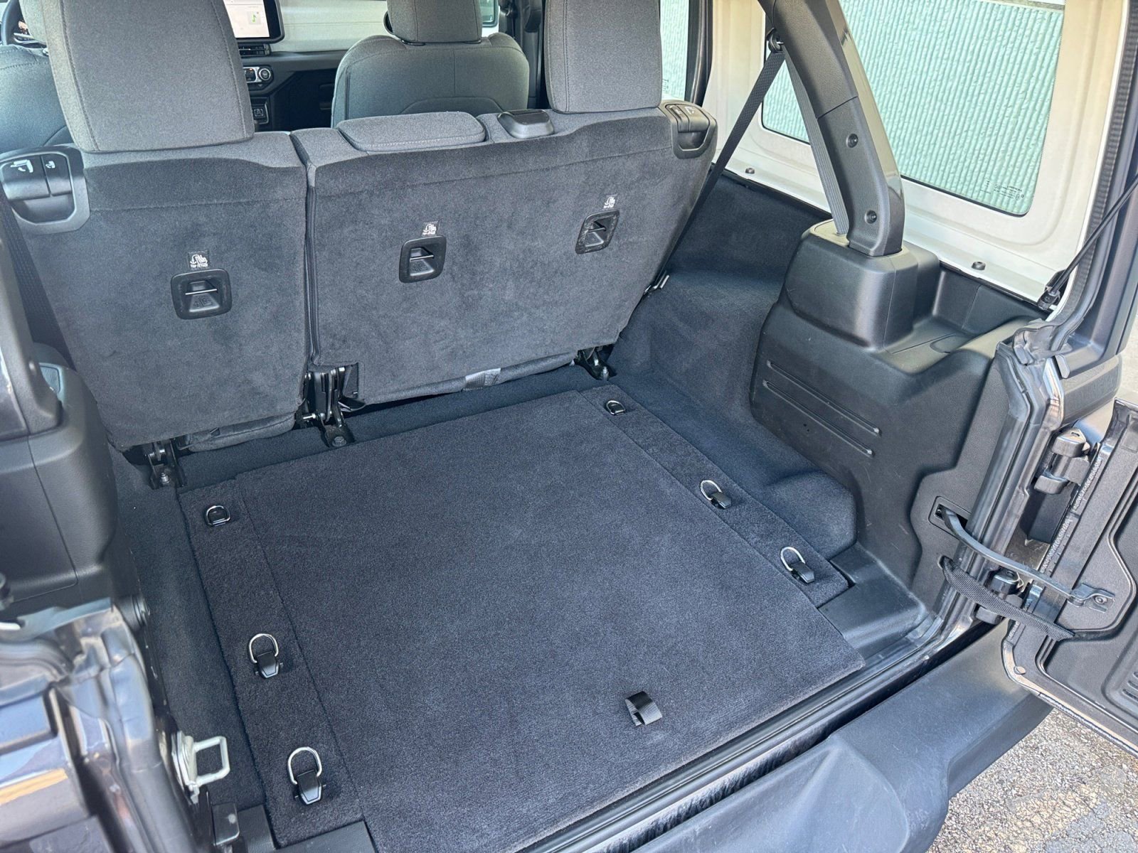 Used 2025 Jeep Wrangler Sport image 18