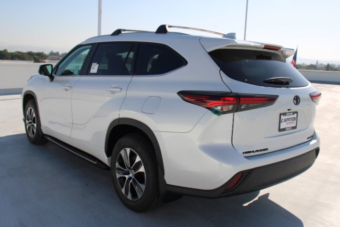 New 2026 Toyota Highlander XLE AWD/4WD image 5