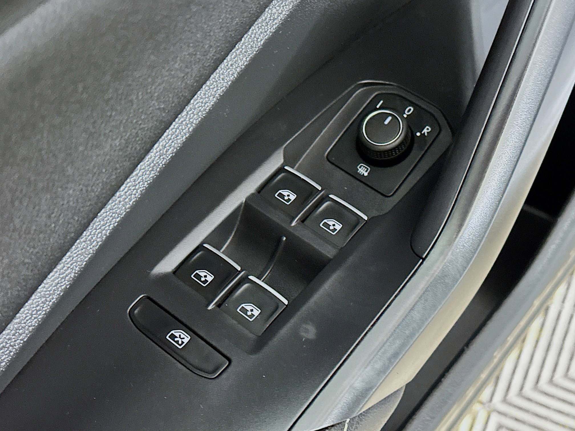 Certified 2022 Volkswagen Jetta SE image 17